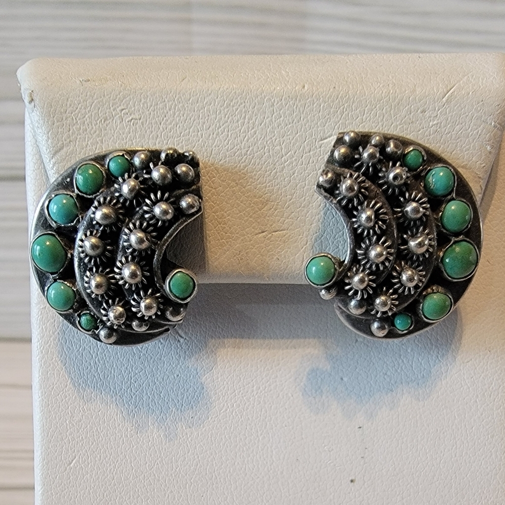 Vintage Faux Turquoise Silver Tone Crescent Southwestern Style Clip On Earrings